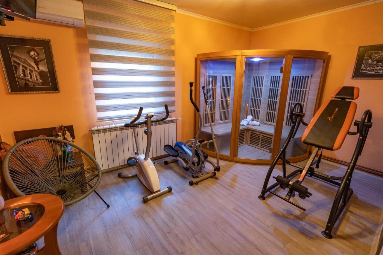 Garni Hotel Lama クラグイェヴァツ エクステリア 写真