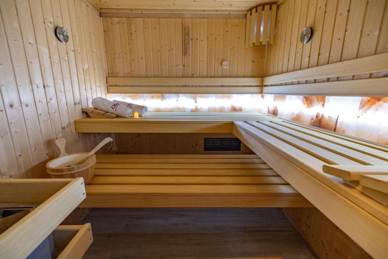 Garni Hotel Lama クラグイェヴァツ エクステリア 写真