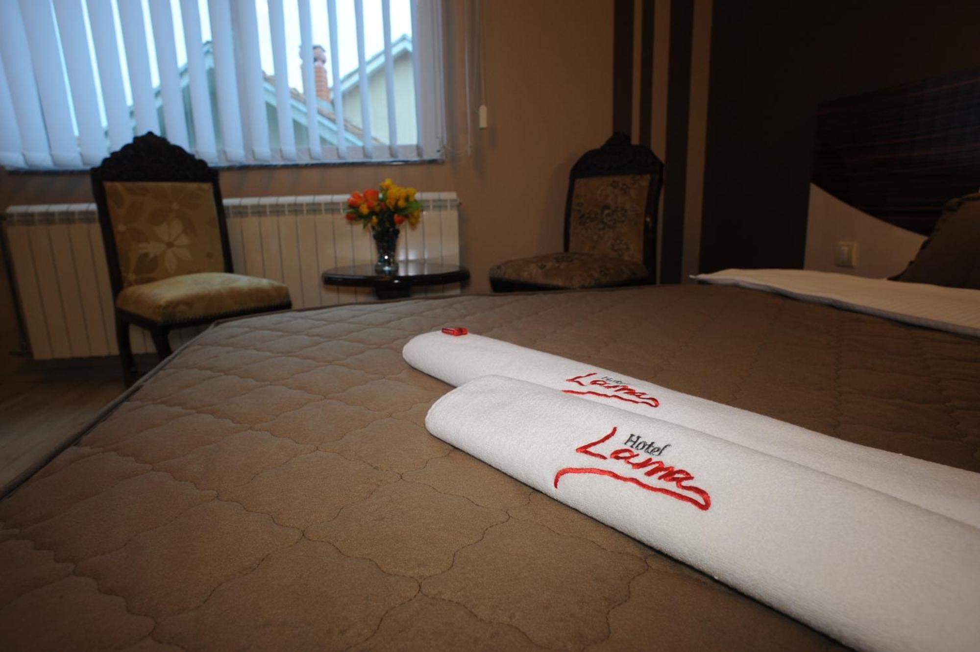 Garni Hotel Lama クラグイェヴァツ エクステリア 写真