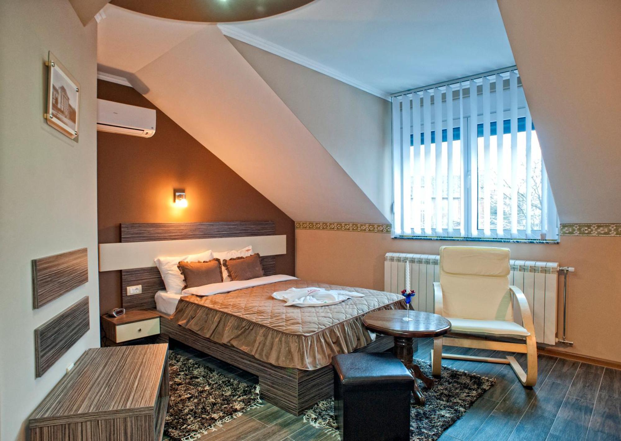 Garni Hotel Lama クラグイェヴァツ エクステリア 写真